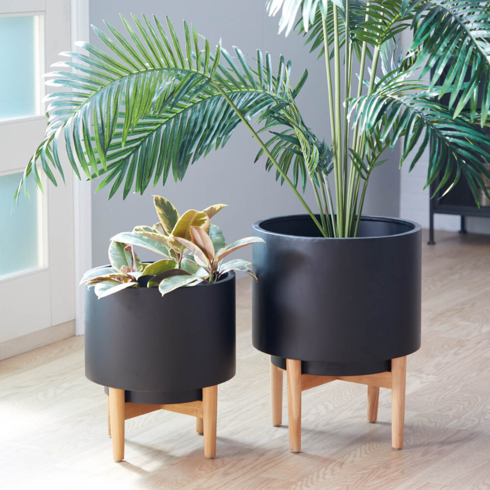 Planter w/ Legs, 20in