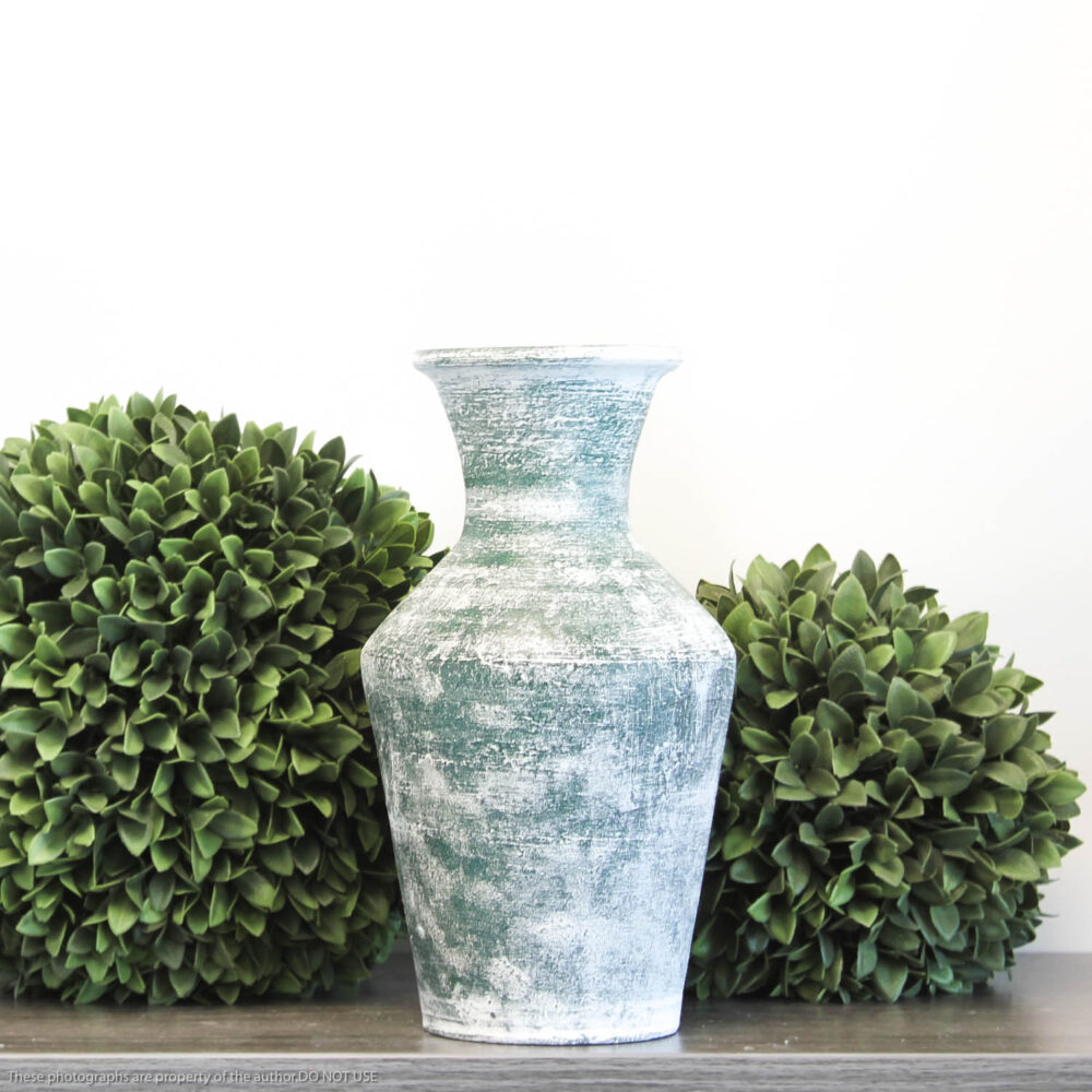 Cuello Alto Vases, White/Green, Medium